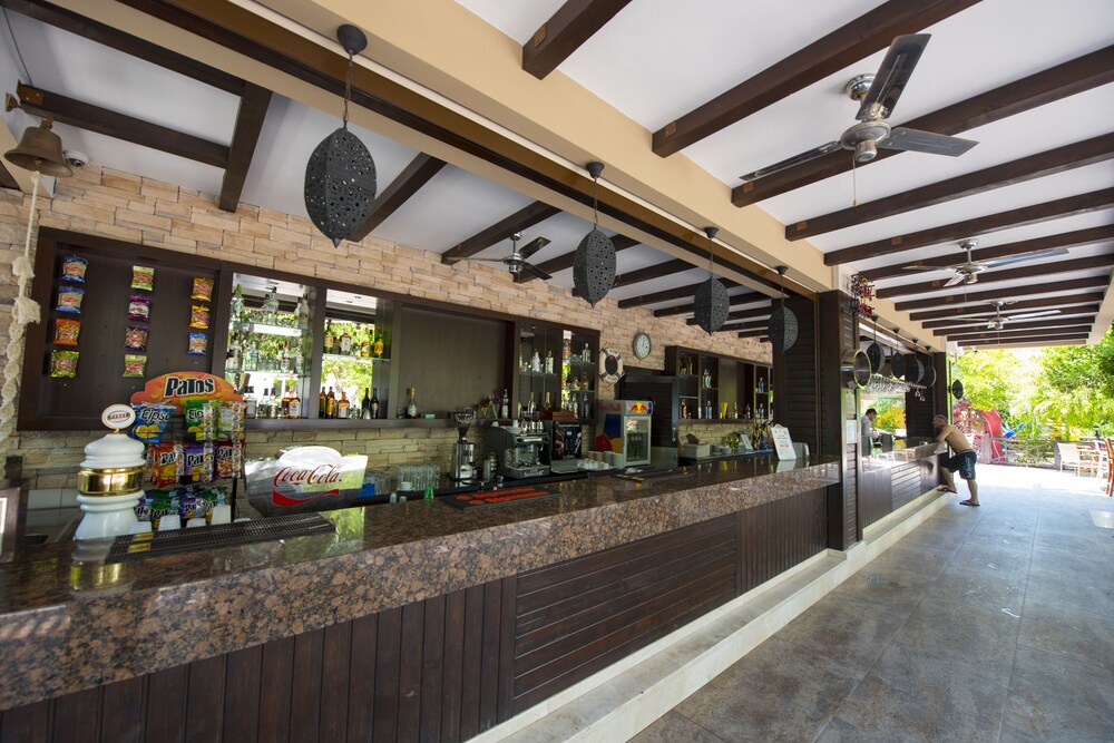 Hotel Bar