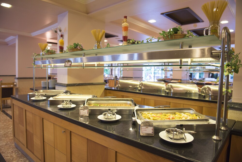 Food Court