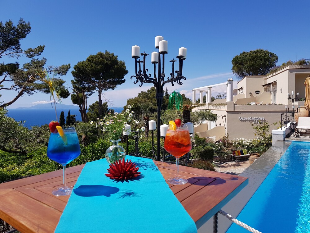 Poolside Bar