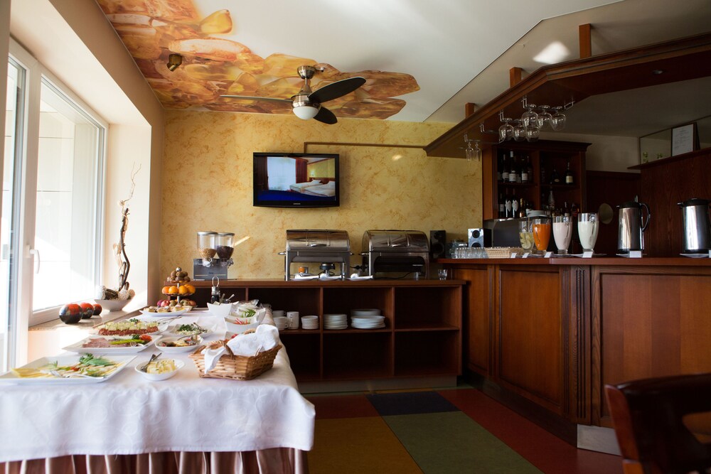 Hotel Bar
