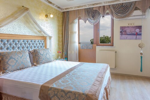 Sea House Suites