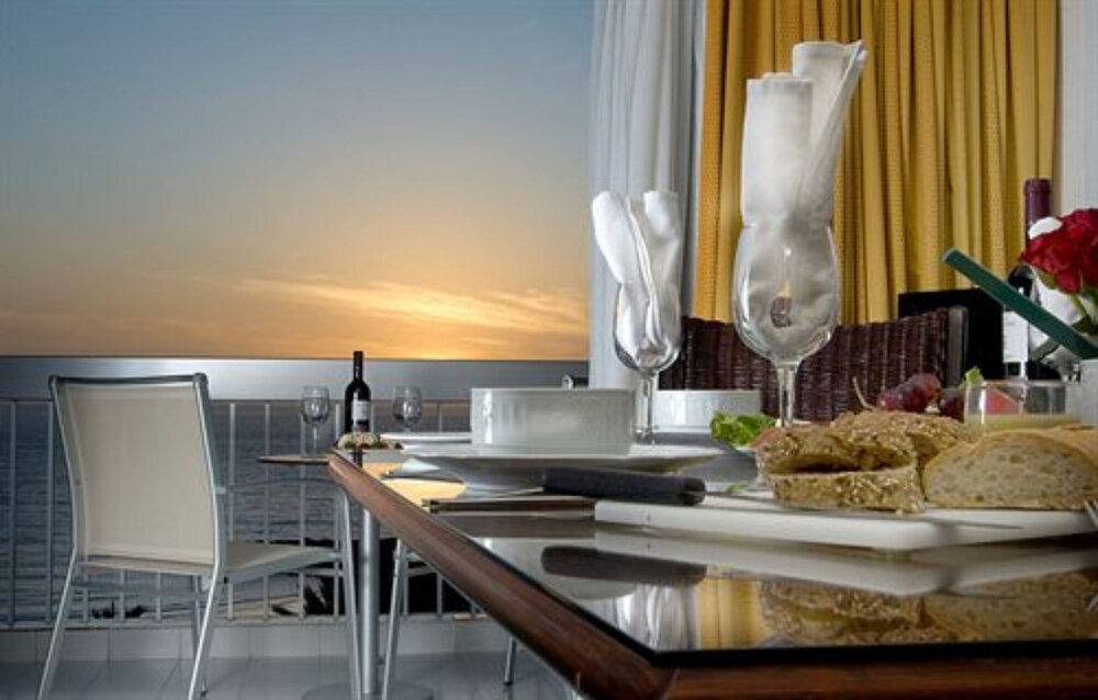 Standard Apartment, 2 Bedrooms - In-Room Dining