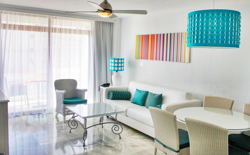 Deluxe Apartment, 1 Bedroom - Guestroom
