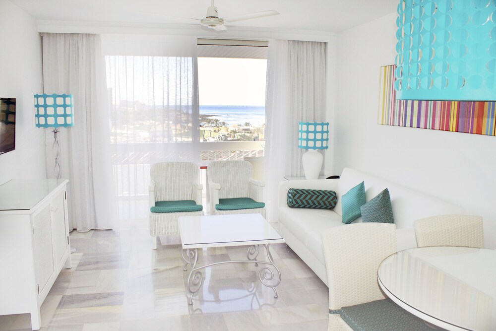 Deluxe Apartment, 1 Bedroom - Living Room