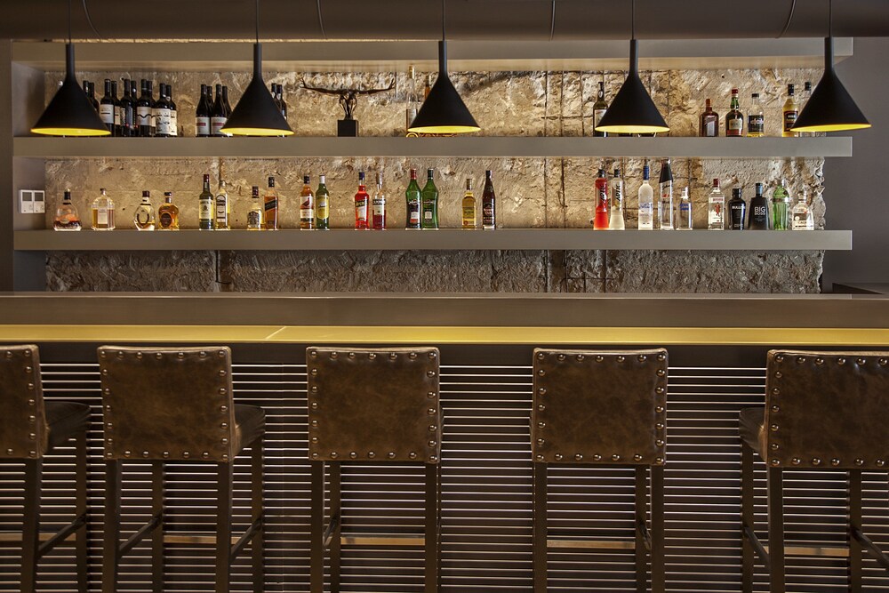 Hotel Lounge