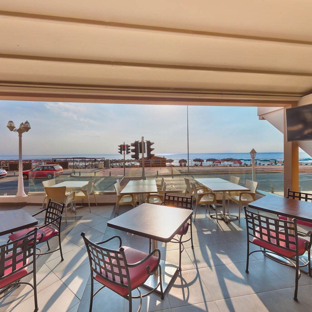 Hotel Bar