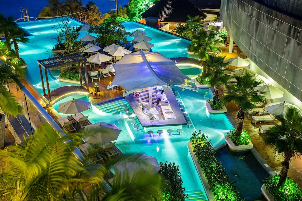 Poolside Bar