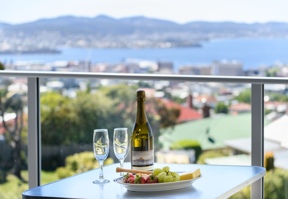 Standard One Bedroom Apartment - Harbour View - Guestroom