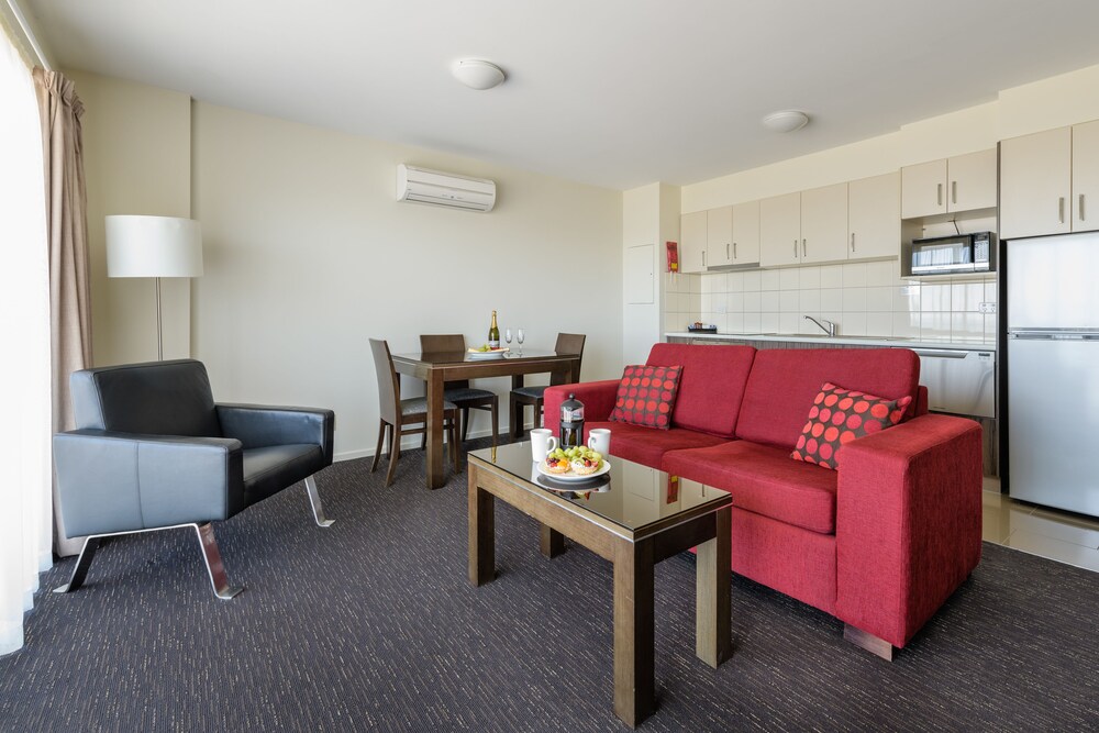 Standard One Bedroom Apartment - Harbour View - Guestroom