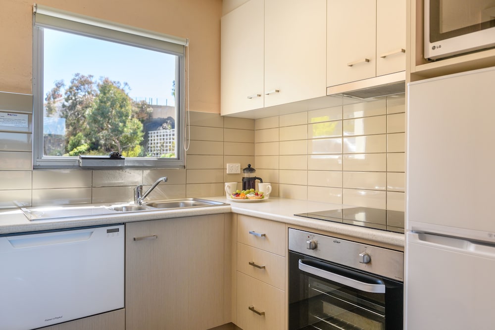 Standard Two Bedroom Apartment - Harbour View - Guestroom