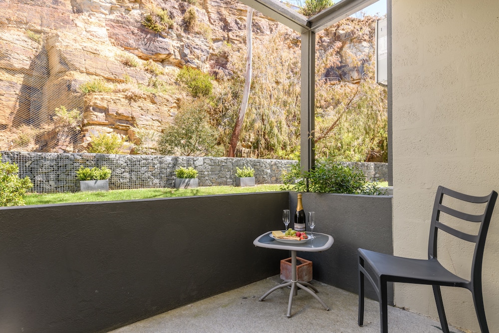 Standard Three Bedroom Apartment - Balcony