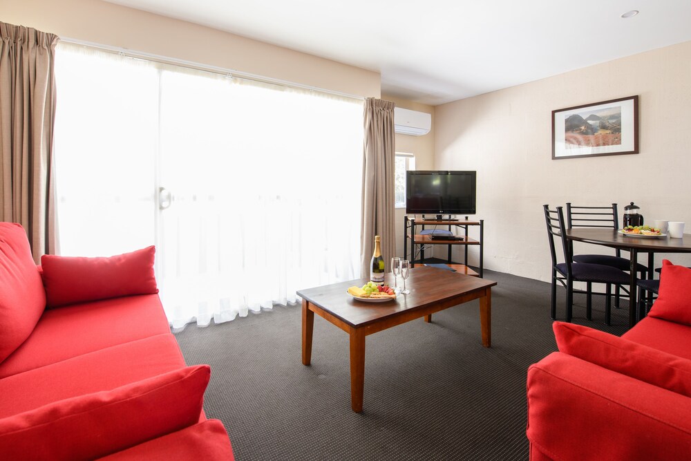Standard Three Bedroom Apartment - Harbour View - Guestroom