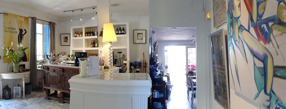 Hotel Bar