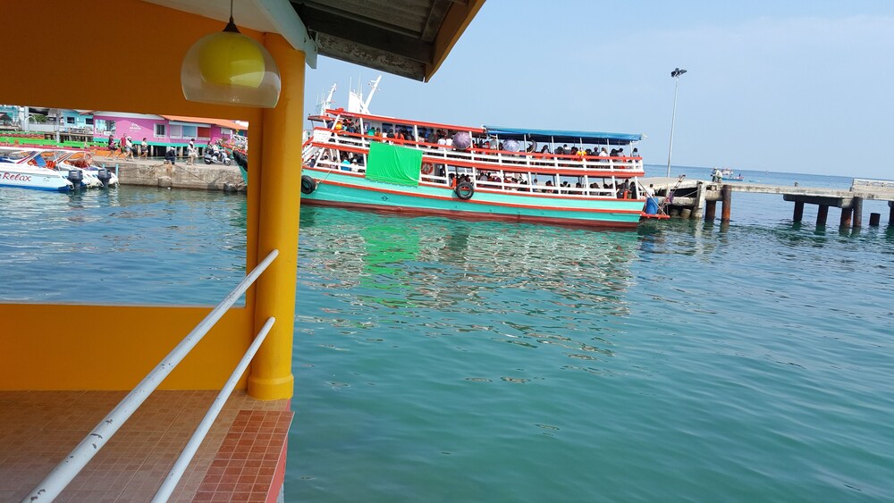 ท่าเรือ