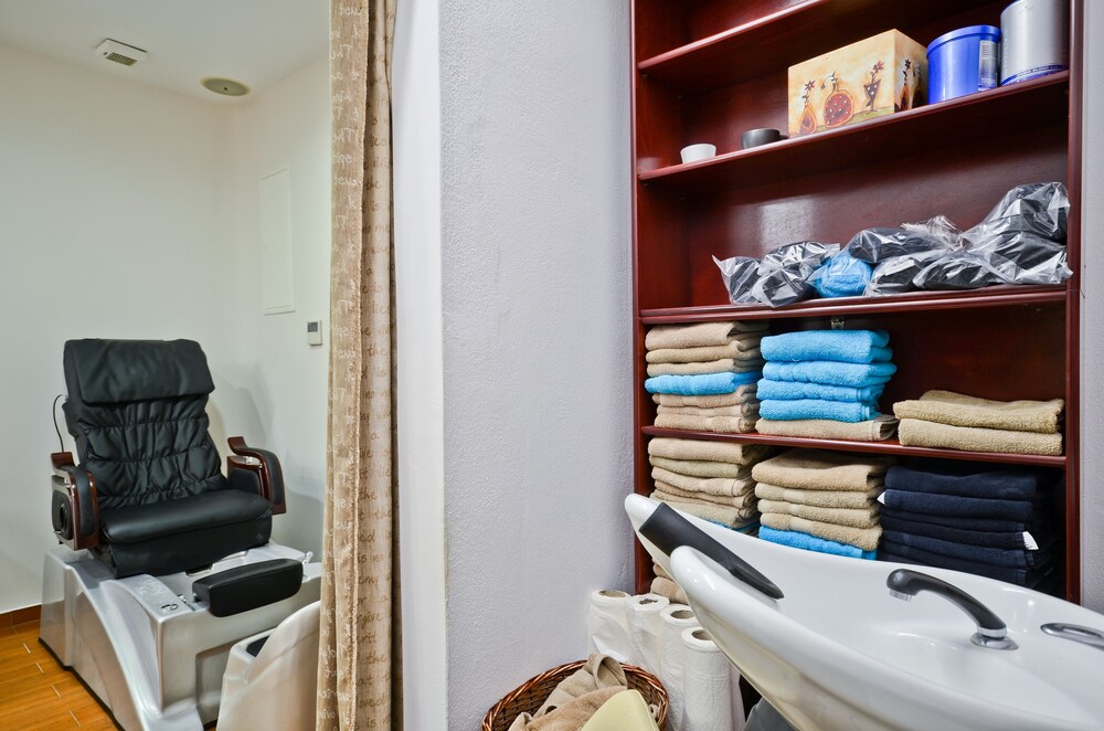 Nail Salon