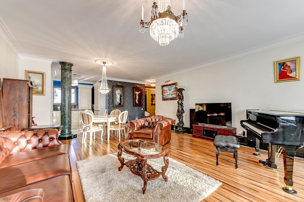 Superior Apartment, 2 Bedrooms, Balcony (6 adults) - Living Room