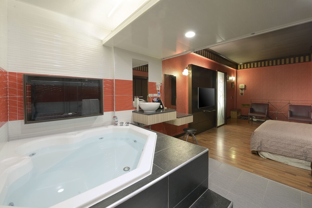 Jetted Tub