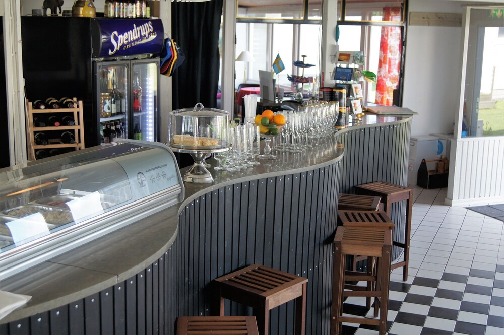 Hotel Bar