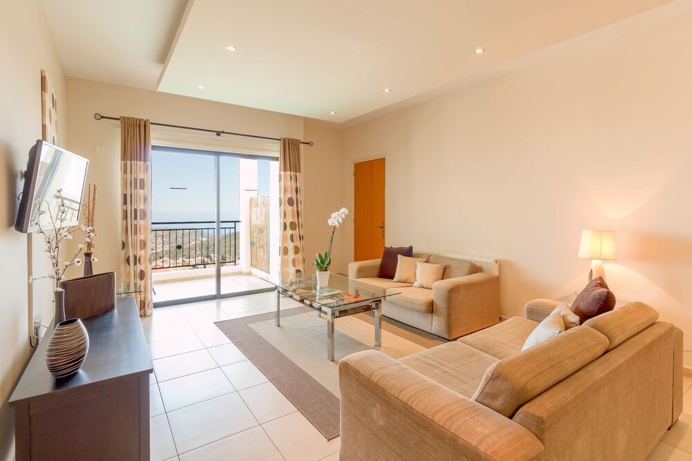 Panoramic Apartment, 1 Bedroom, Ocean View - Living Room