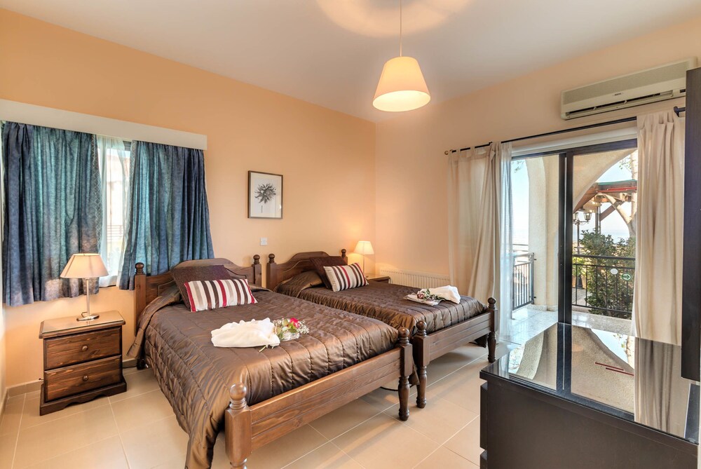 Apartment, 2 Bedrooms - Guestroom