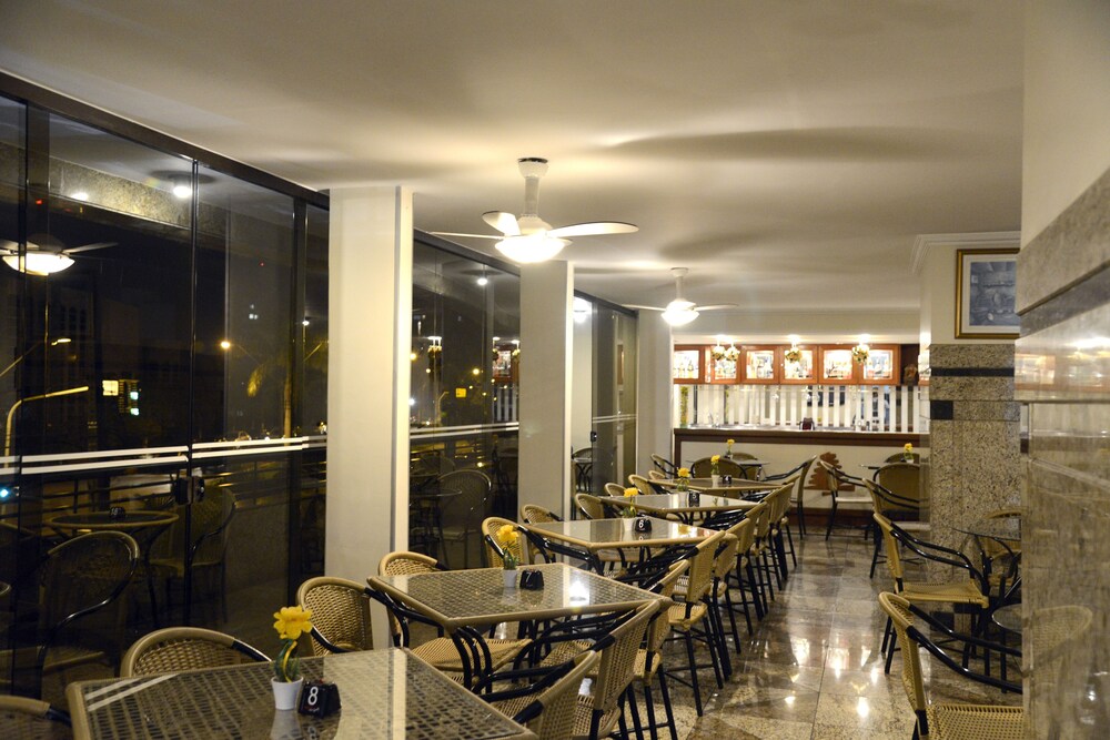 Hotel Bar