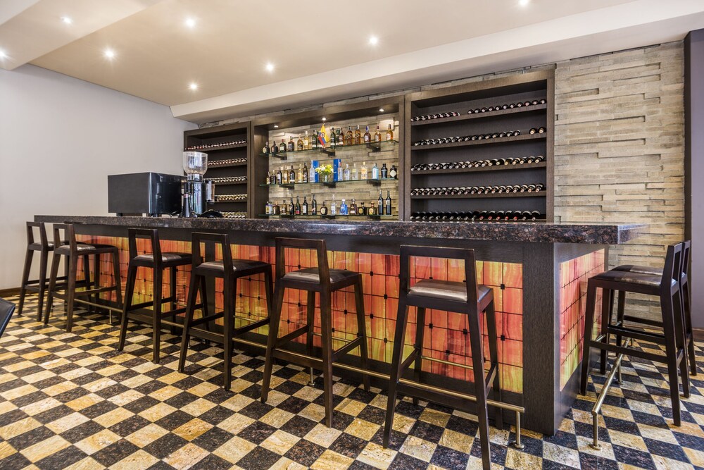 Hotel Bar