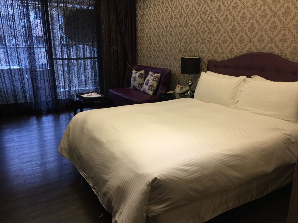 Deluxe Double Room - Guestroom