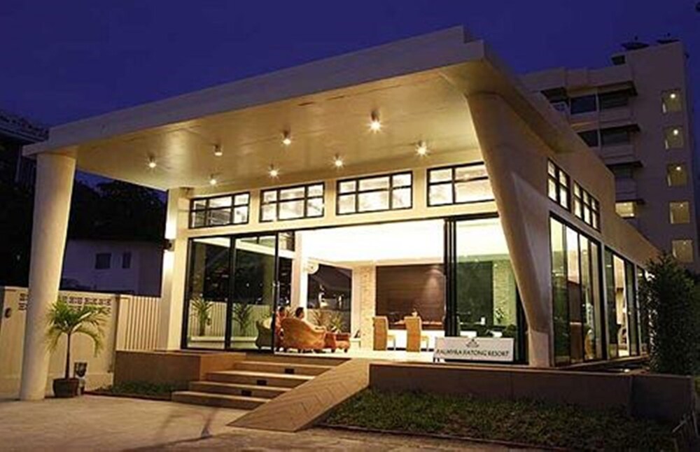 ด้านหน้าของโรงแรม