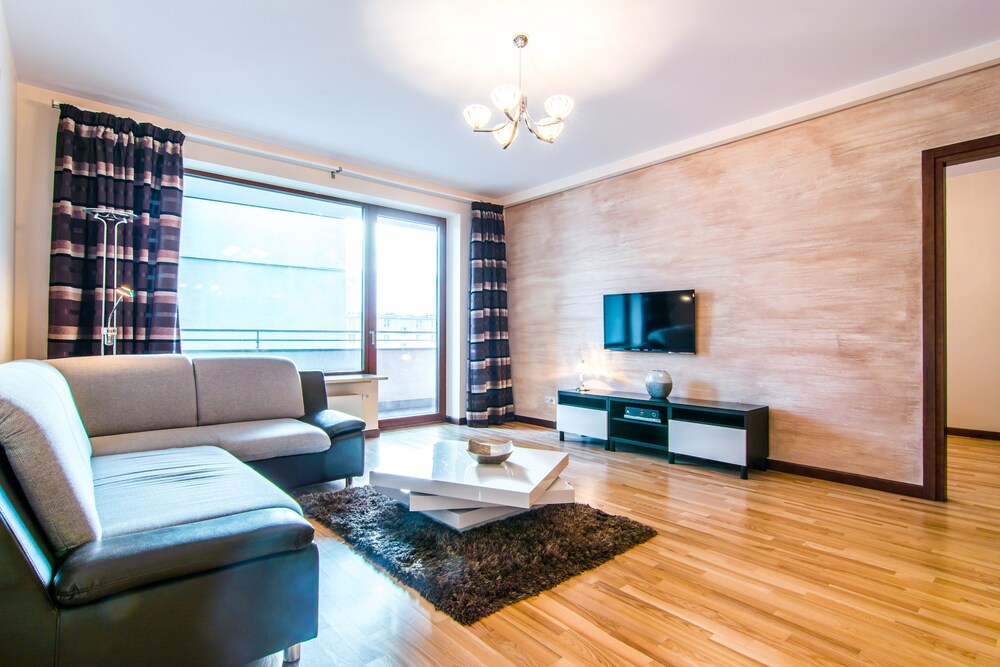 Superior Apartment, 2 Bedrooms - Living Room