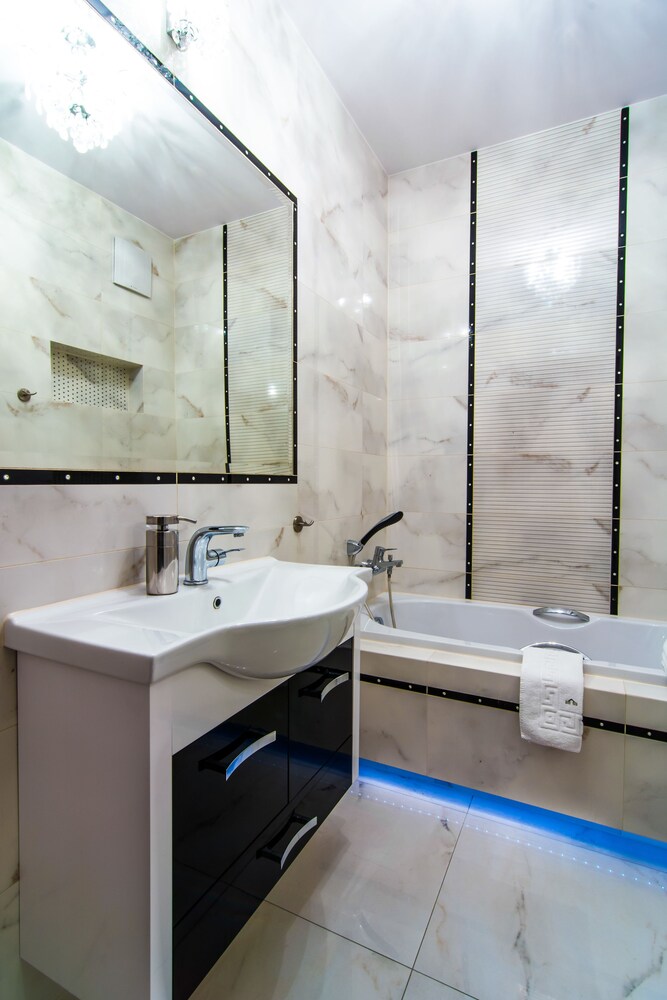 Superior Apartment, 2 Bedrooms - Bathroom