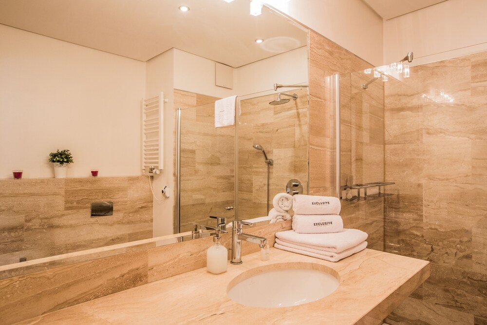 Deluxe Apartment, 1 Bedroom - Bathroom