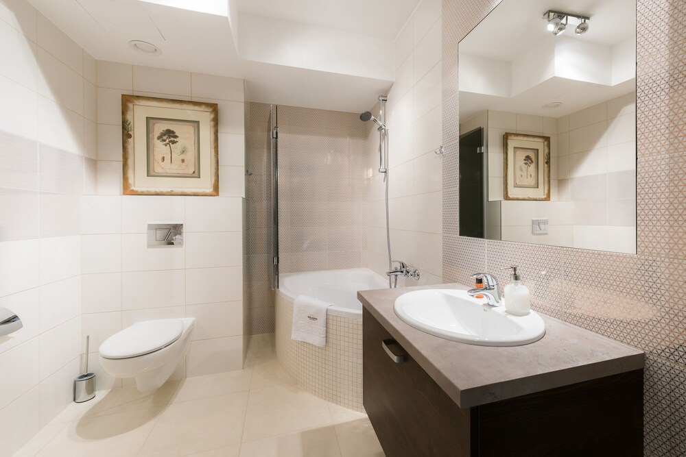 Superior Studio - Bathroom