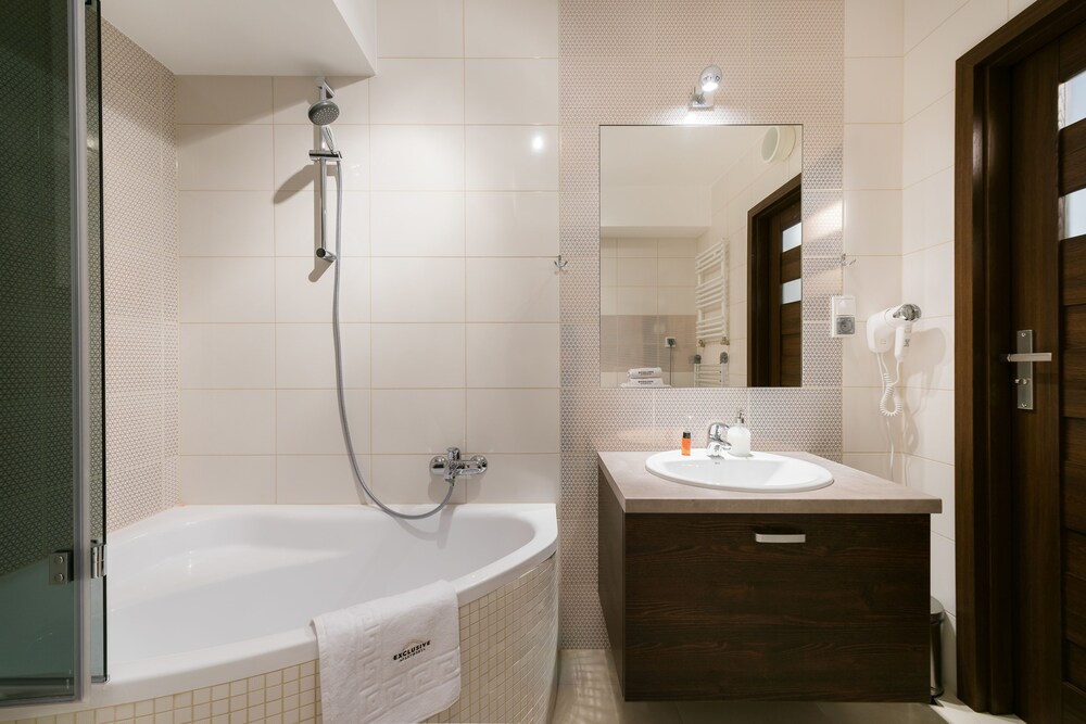 Superior Studio - Bathroom