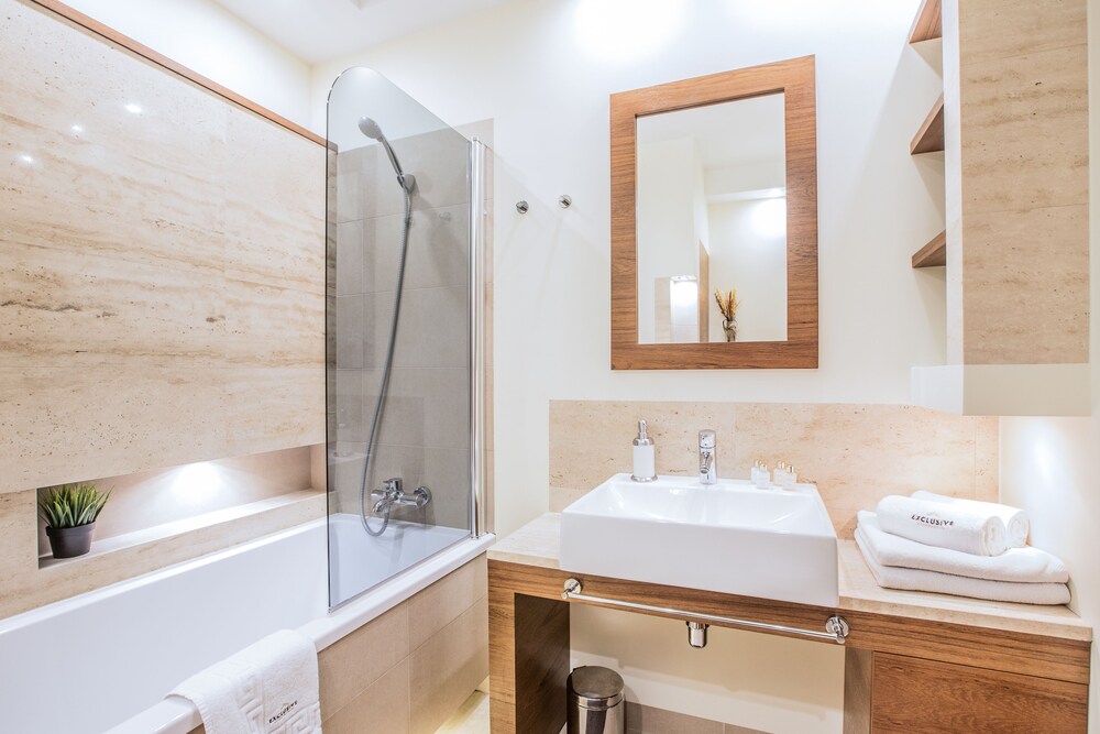 Deluxe Apartment, 1 Bedroom - Bathroom