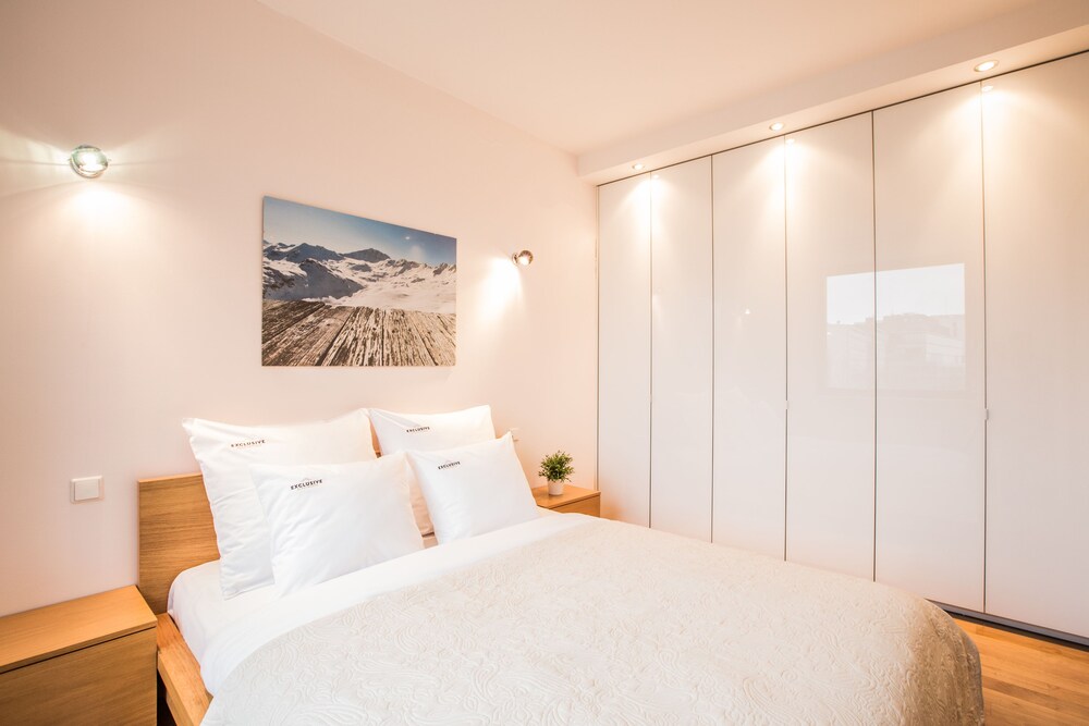 Deluxe Apartment, 1 Bedroom - Guestroom