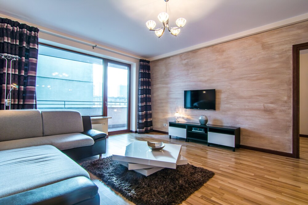 Superior Apartment, 2 Bedrooms - Living Room