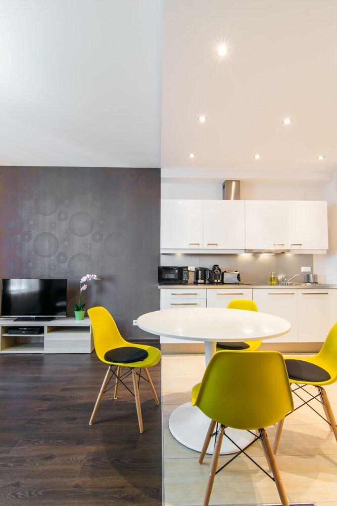 Superior Apartment, 1 Bedroom - In-Room Dining
