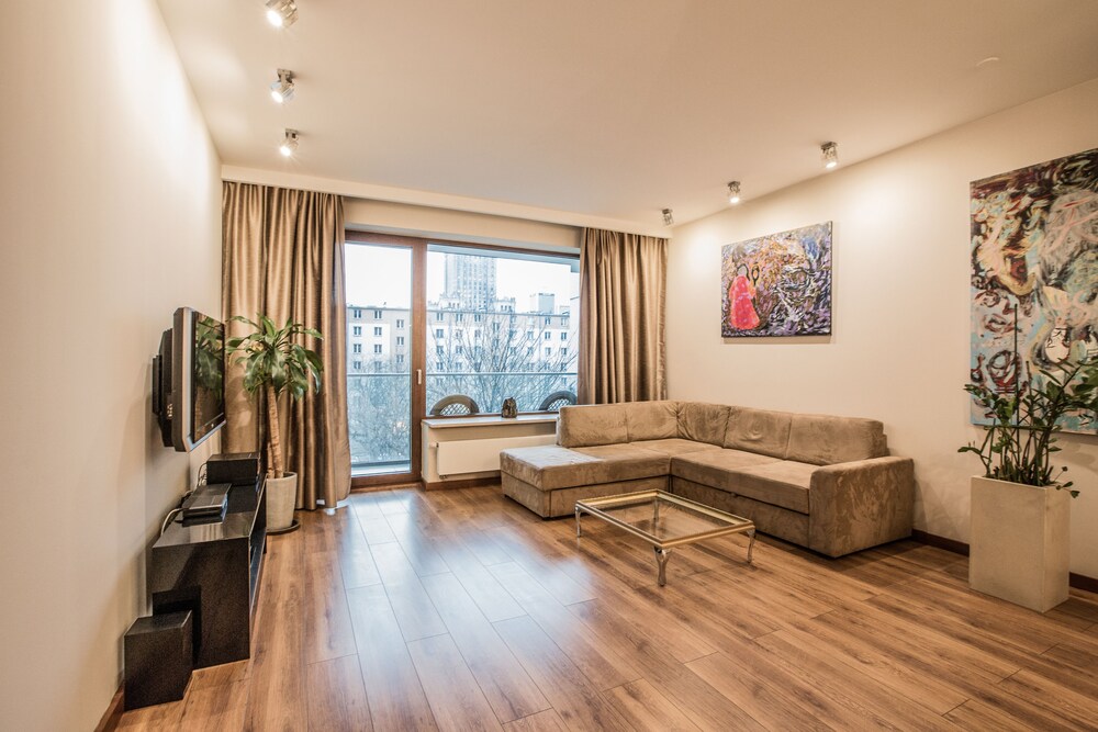Deluxe Apartment, 1 Bedroom - Living Room