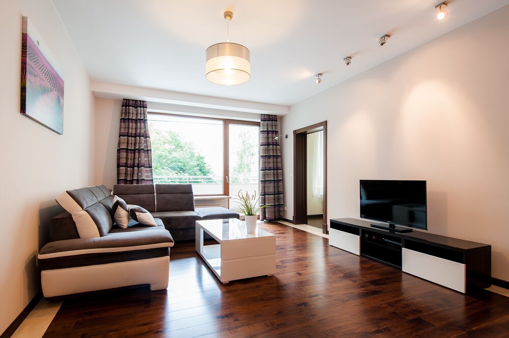 Superior Apartment, 2 Bedrooms - Living Room
