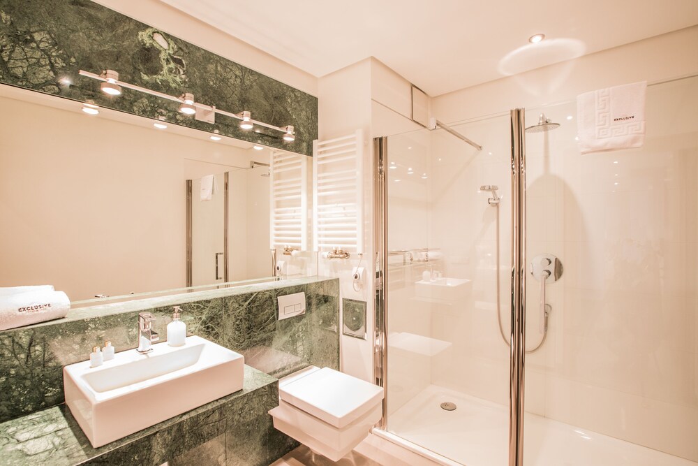 Deluxe Apartment, 1 Bedroom - Bathroom