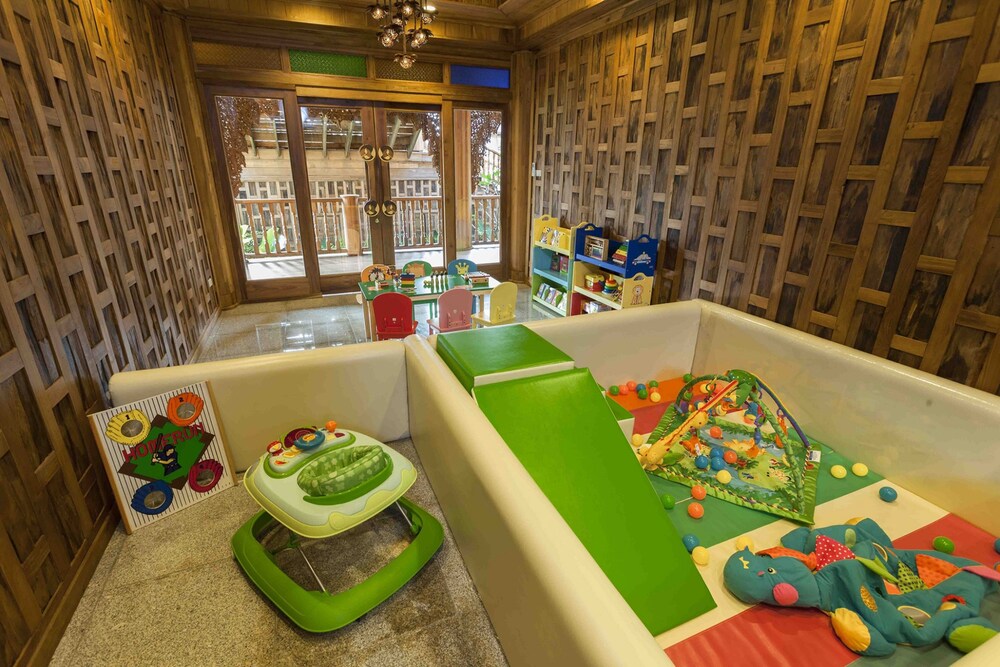 Childrens Play Area - Indoor