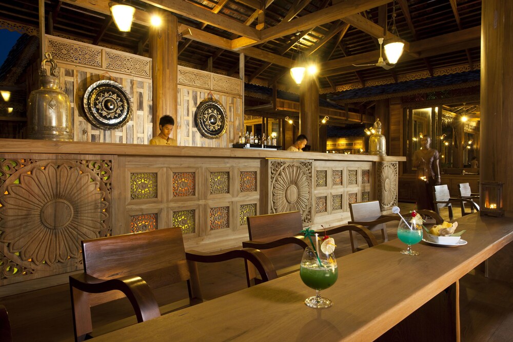Hotel Bar
