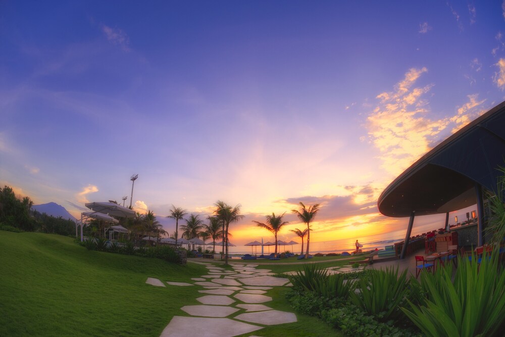 Beach/Ocean View