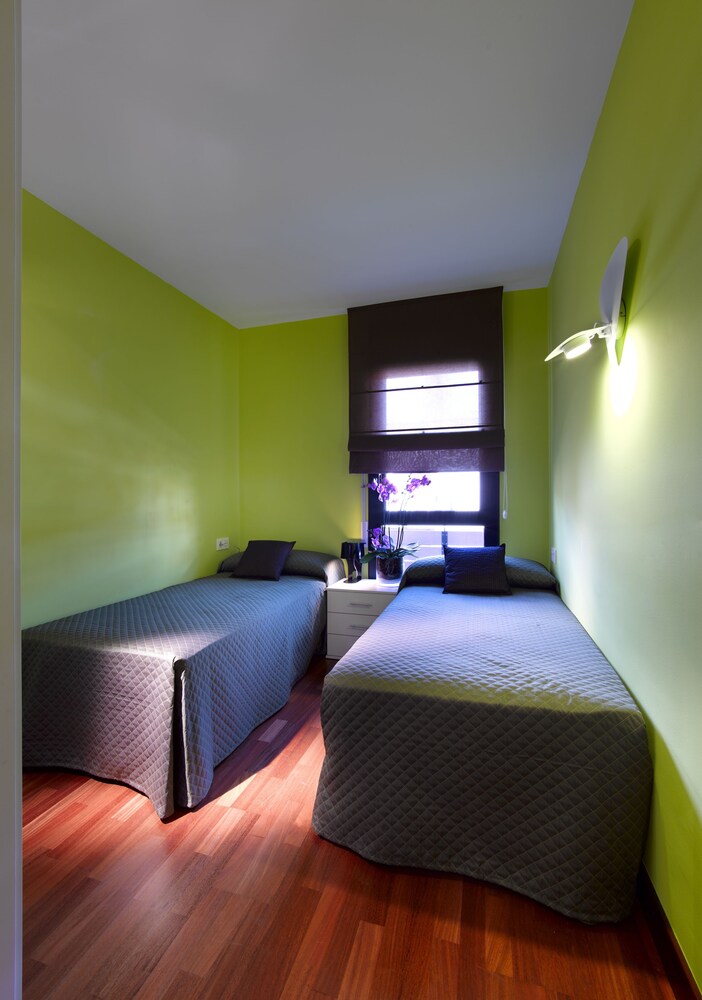 Deluxe Apartment, 2 Bedrooms - Guestroom