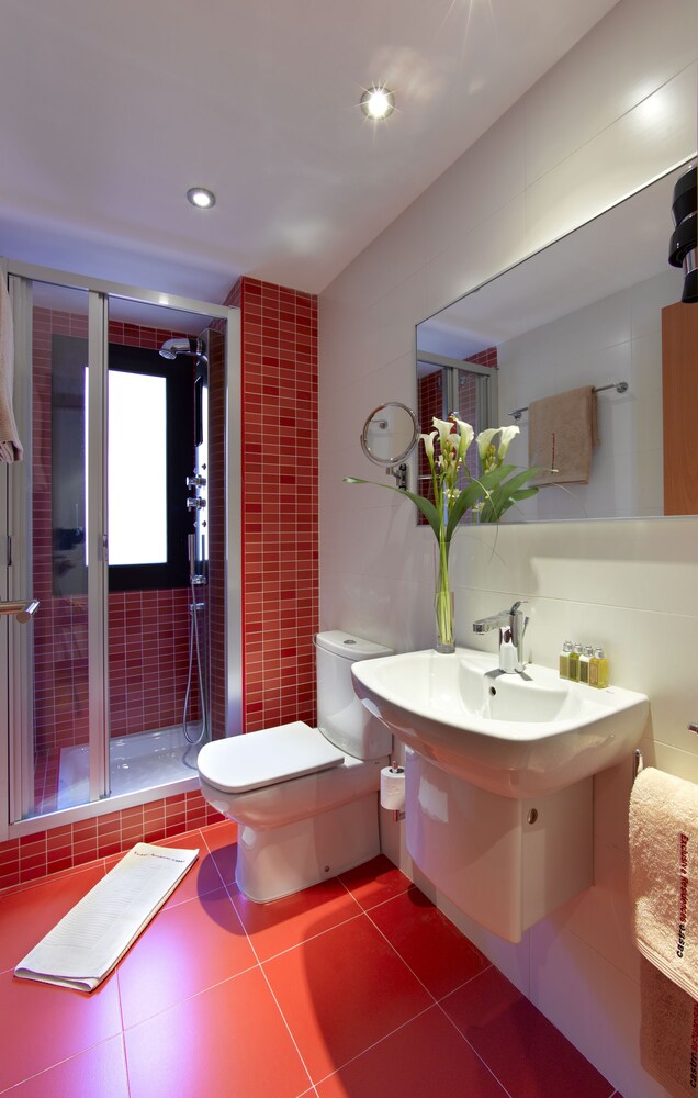 Deluxe Apartment, 3 Bedrooms - Bathroom
