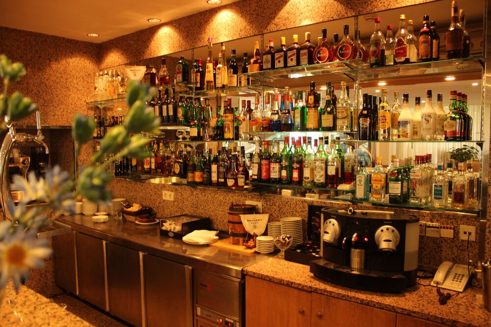 Hotel Bar