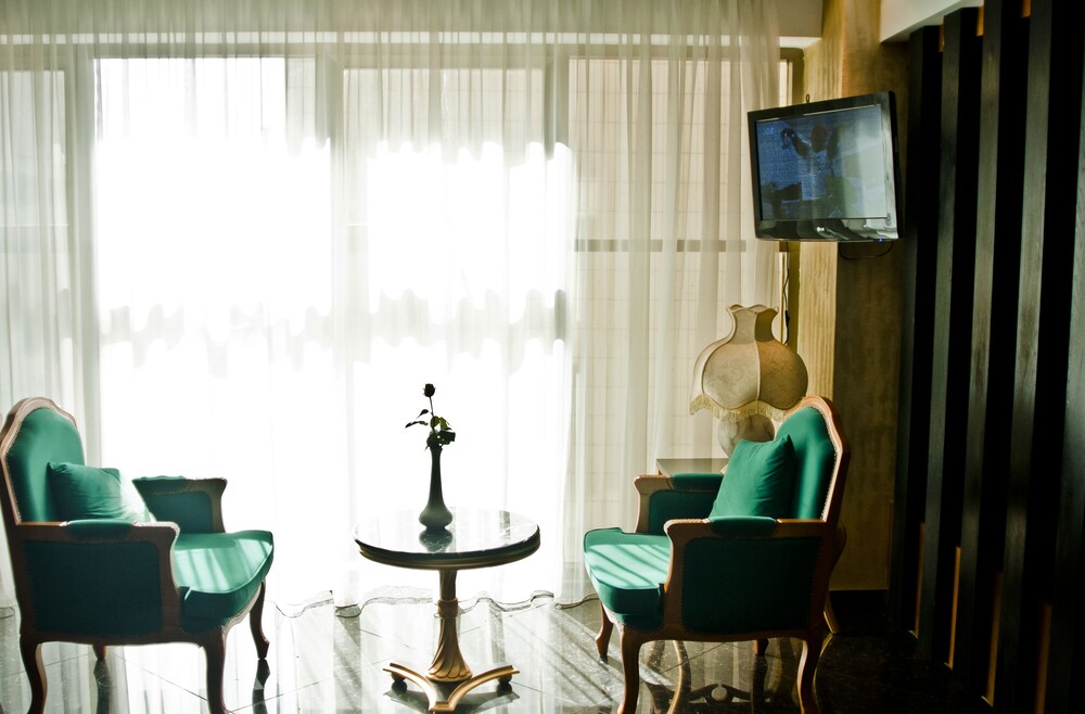Hotel Lounge