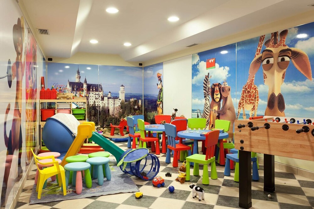 Childrens Play Area - Indoor