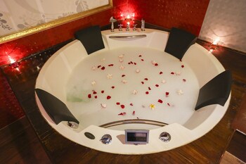 Jetted Tub