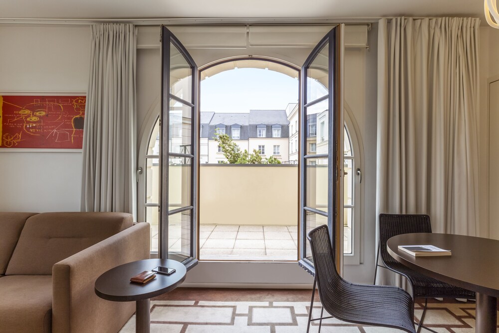 Chambre (Appartement, 1 chambre, balcon)